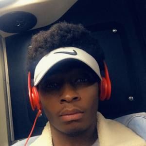 Meet your Posher, Deandre